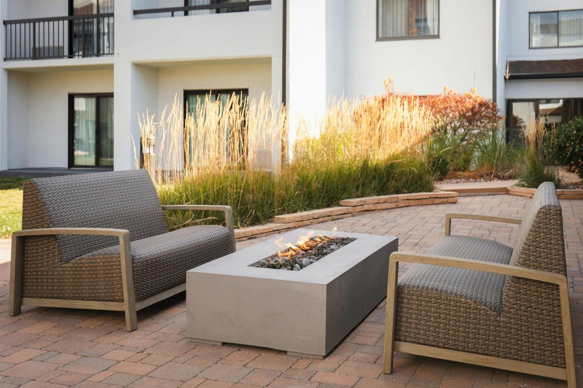 Courtyard By Marriott Denver Central Park Ngoại thất bức ảnh