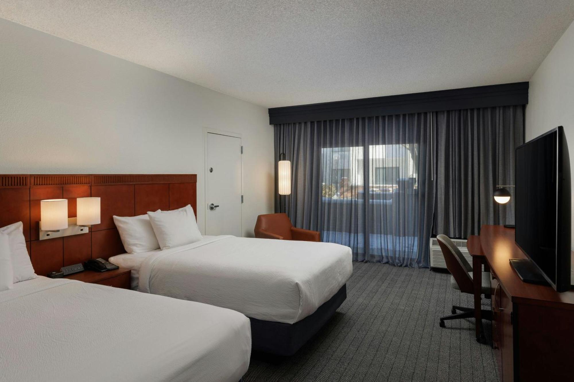 Courtyard By Marriott Denver Central Park Ngoại thất bức ảnh