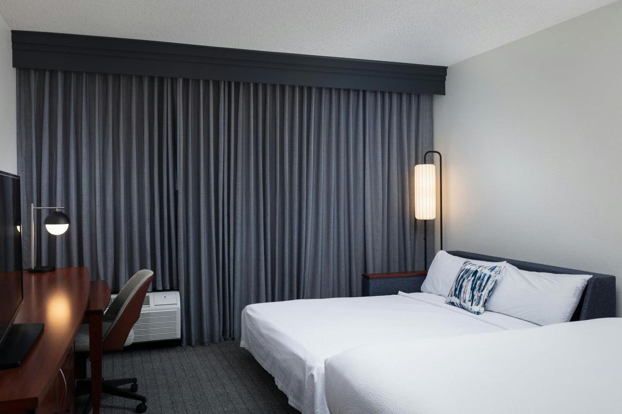 Courtyard By Marriott Denver Central Park Ngoại thất bức ảnh