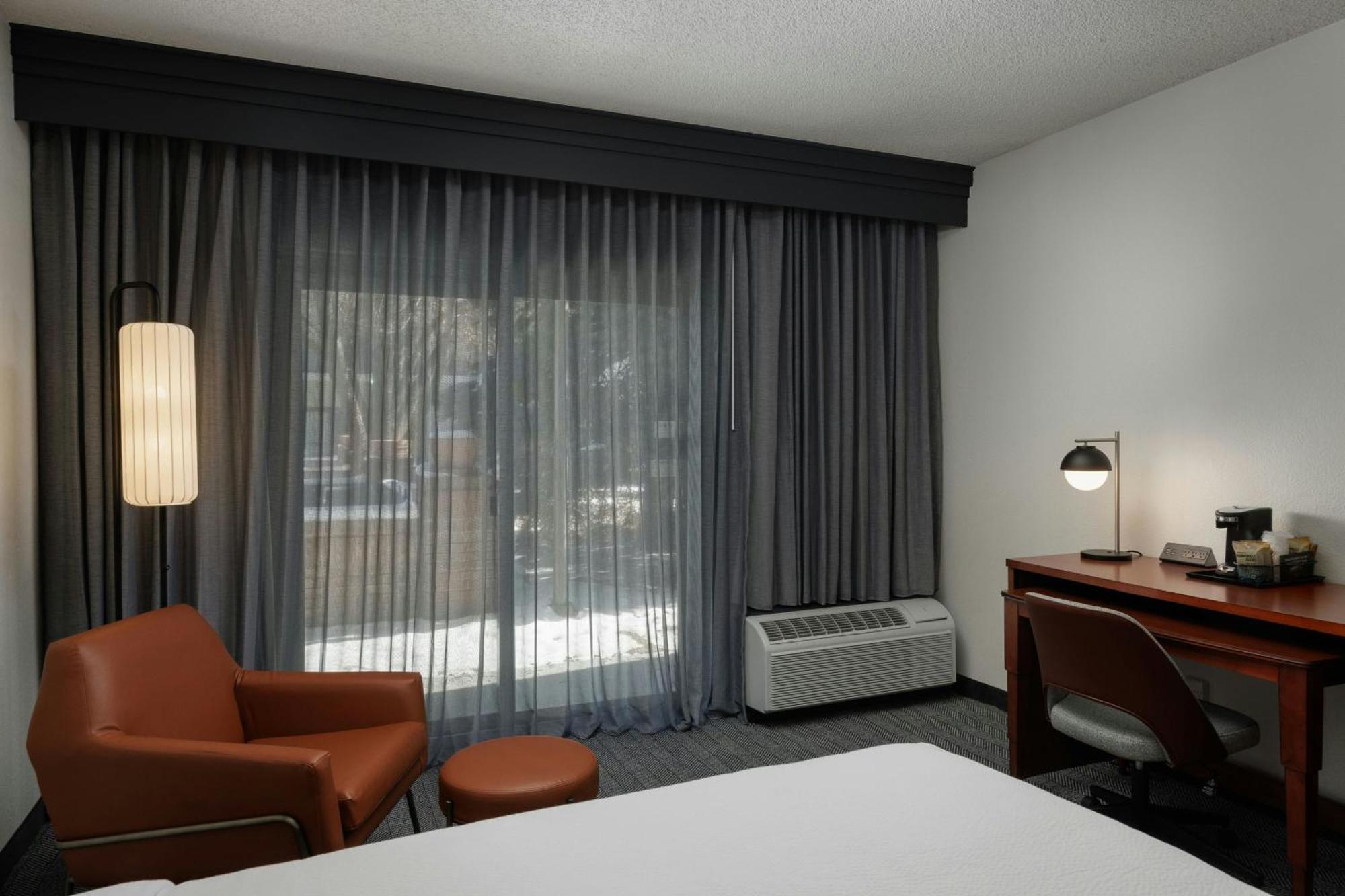 Courtyard By Marriott Denver Central Park Ngoại thất bức ảnh
