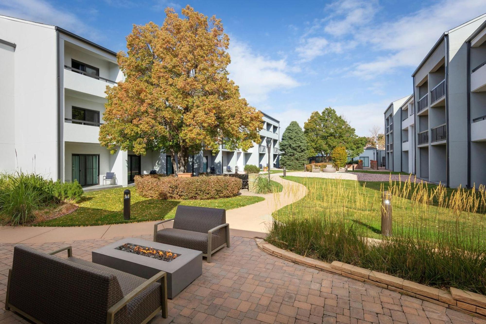 Courtyard By Marriott Denver Central Park Ngoại thất bức ảnh