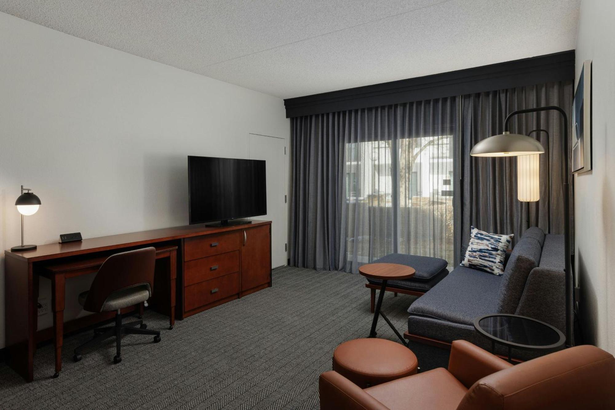 Courtyard By Marriott Denver Central Park Ngoại thất bức ảnh